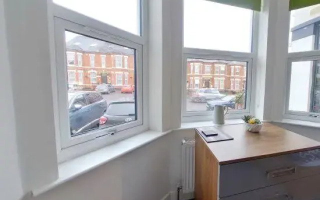 CovStays – Victoria House - Deluxe Studios in Coventry City Centre