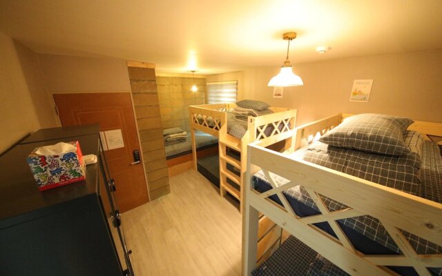 Stitches House - Hostel