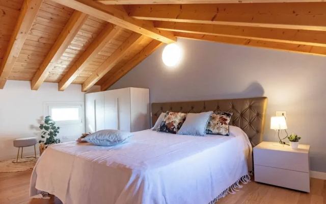 Comfy Apartment With Shared Pool