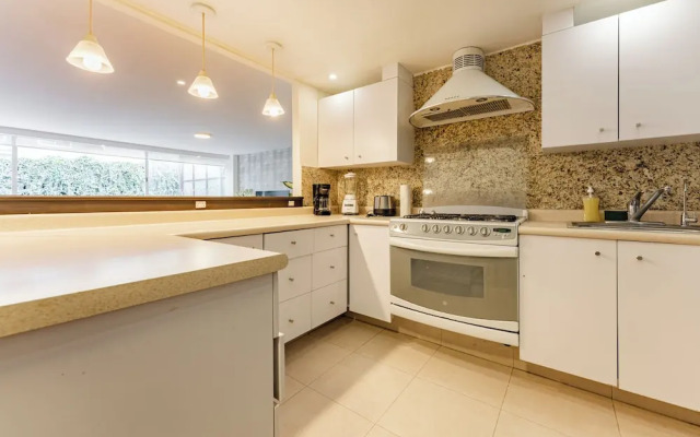 Parques Condesa Apartments by VH