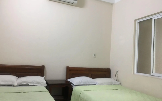 Black Pearl Cat Ba Hostel