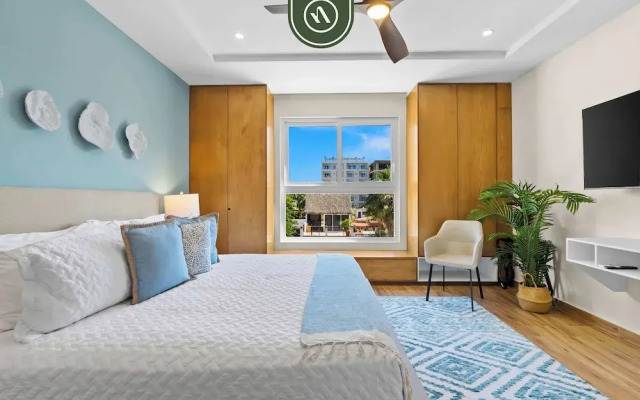 New Stylish 1 BR Condo - Ocean Views - Flex Room