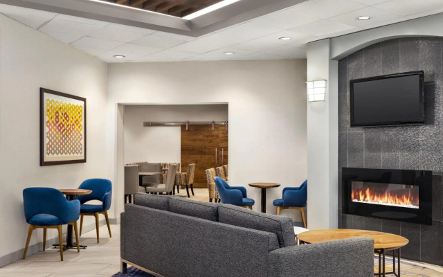 Holiday Inn Express Vancouver-Metrotown (Burnaby) by IHG