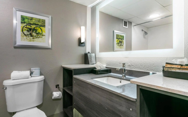 Clarion Inn