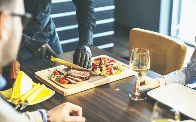 Lovely Luxury Home Near the Beach, 10 ppl