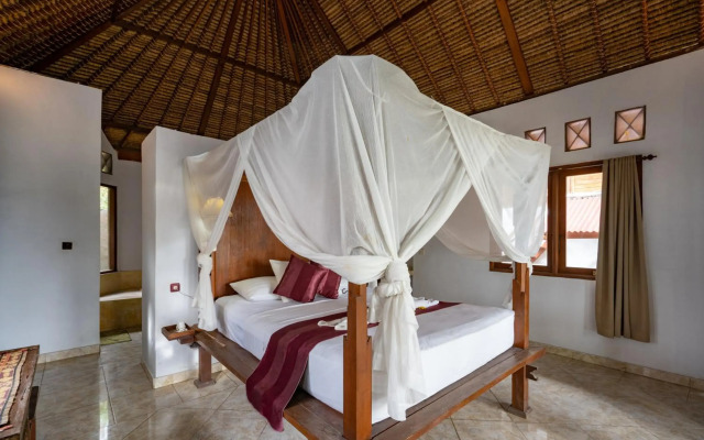 Mushroom Beach Bungalow