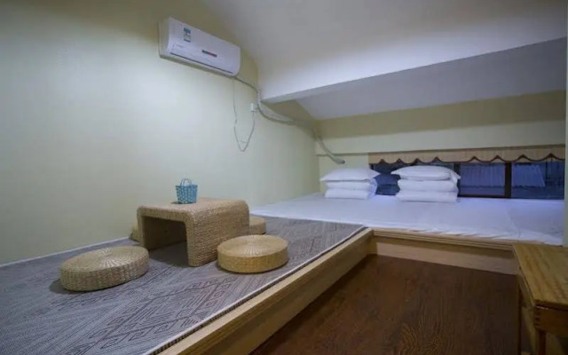 Zerg Backpackers Youth Hostel
