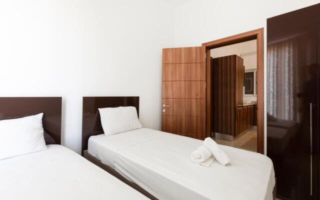 Modern APT next to UNI Skatepark St Julians by 360 Estates