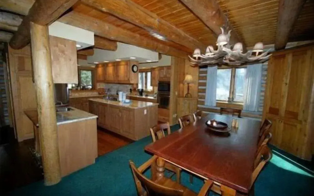 Lenawee Log Home In Dillon