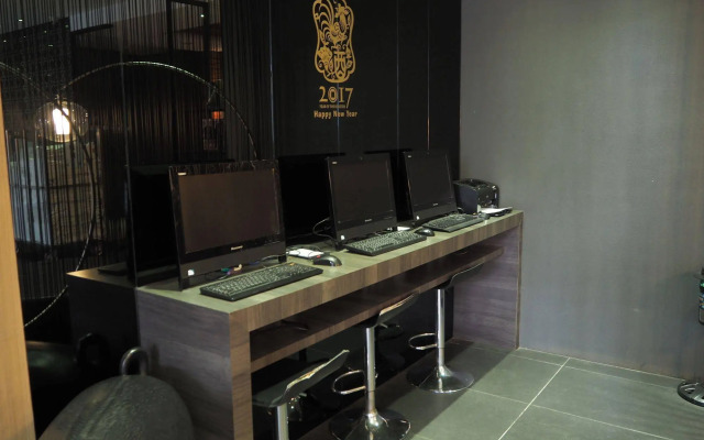 The Riverside Hotel International