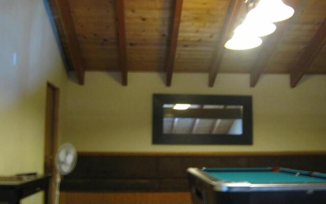 The Mammoth Creek Inn