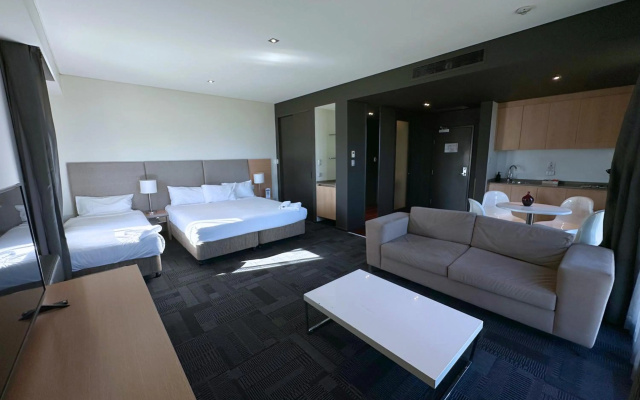 Alpha Hotel Eastern Creek – Guest Rooms – Sydney
