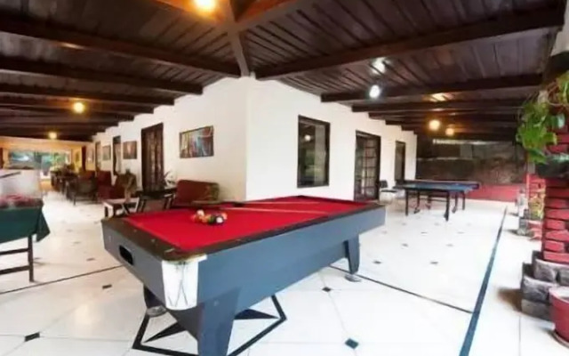 Manu Maharani Resorts