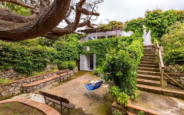 Villa Delle Ninfeee by Napoliapartments