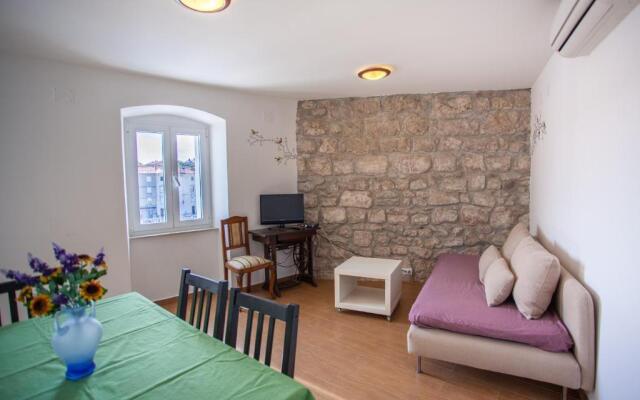 Apartment Pogled na luku