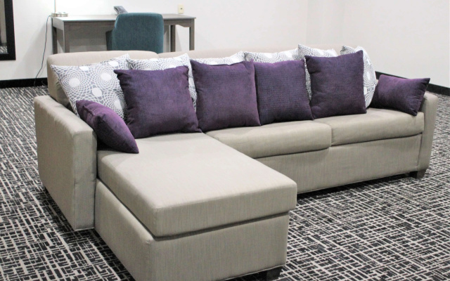 La Quinta Inn & Suites by Wyndham Indianapolis Downtown