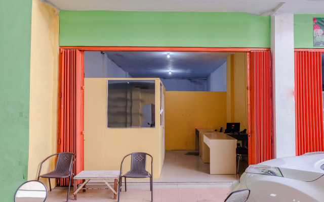 OYO 1293 Dei Residence Arjosari