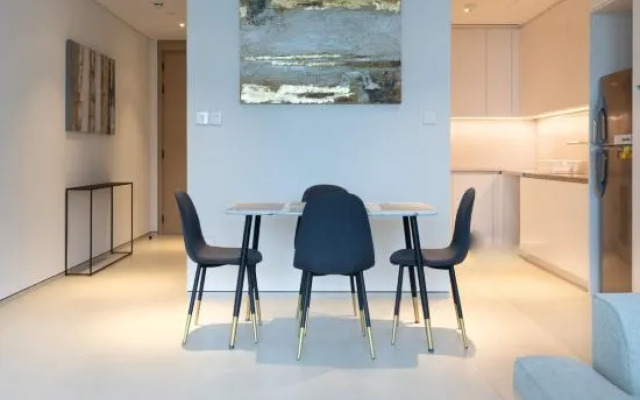 HomesGetaway - Modern 1 Bedroom in JBR The Address