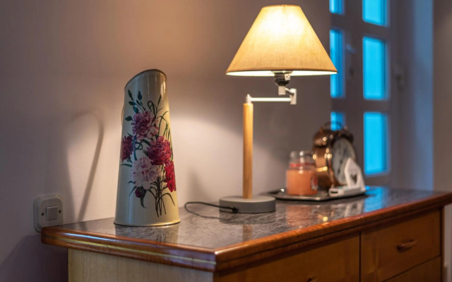 Palm garden apartment in center with big terrace