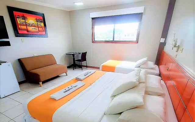 Hotel Los Algarrobos