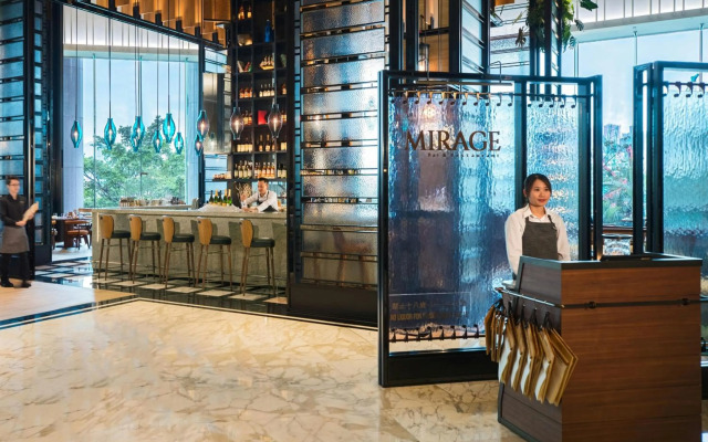 Renaissance Hong Kong Harbour View Hotel