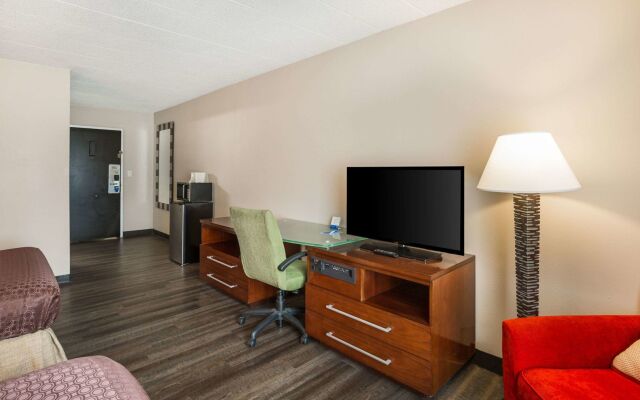 Rodeway Inn & Suites Stroudsburg - Poconos
