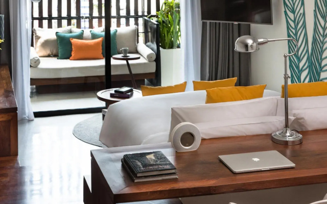 The Aviary Hotel