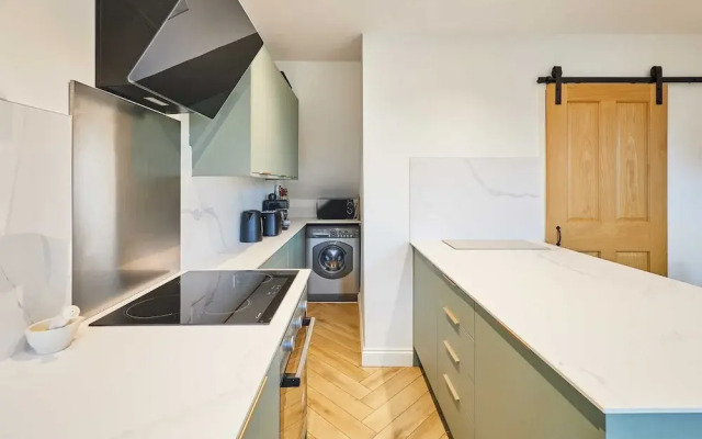 Host Stay Cheviot Street