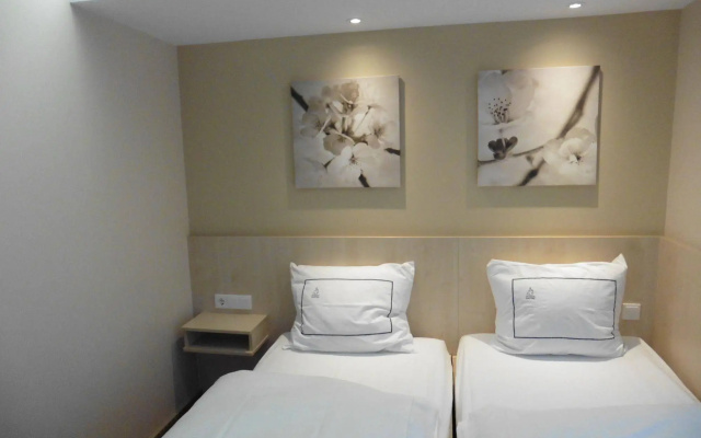 Hotel Empire
