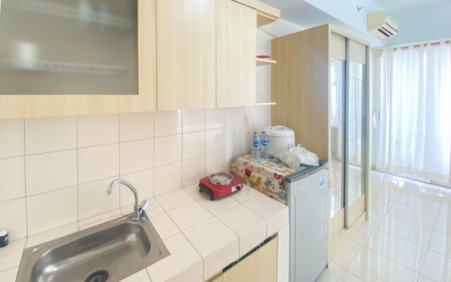 Homey And Cozy Stay Studio Margonda Residence 3 Apartment