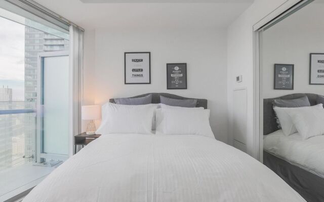 Noel Suites - York and Harbour St.