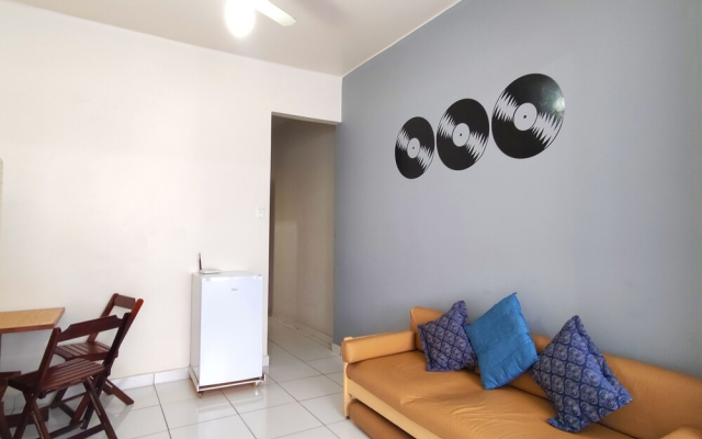 TC1208 Studio na rua da praia