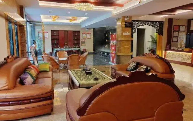 Luoping Golden Valley Taijia SPA Hotel