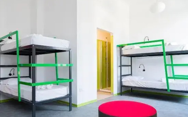 Bohoostel