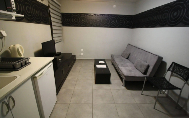 Rich Luxury Suites