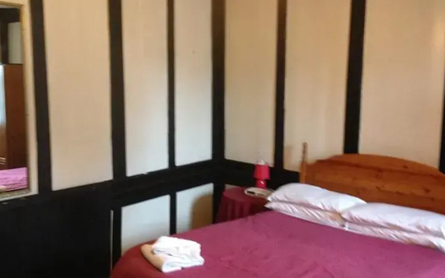 Tudor Rose Hotel