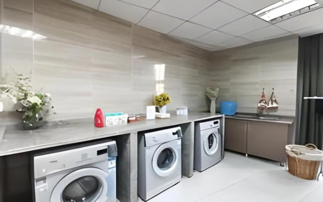 Home Inn Plus Suzhou Wujiang Fenhu Luxin Avenue