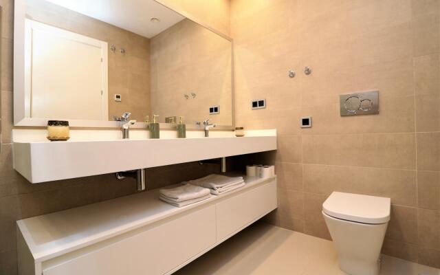 Sunset Drive 1-46 Poniente Beach