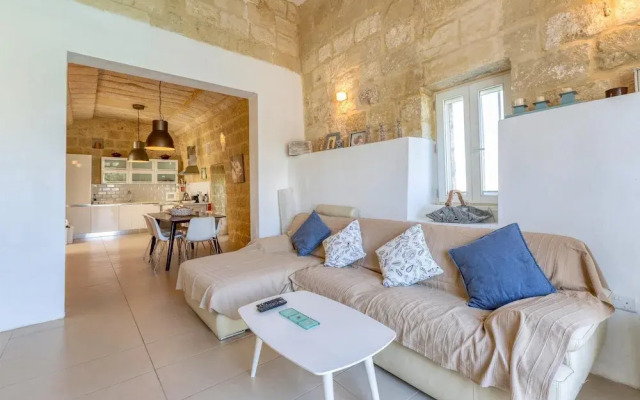 Ta Patee Pool Farmhouse in Gozo