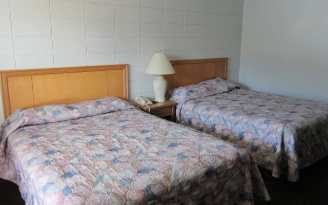 Camelot Court Motel