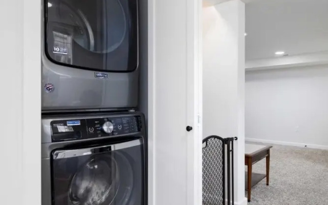 West Seattle Retreat Fenced Yard by Recreation