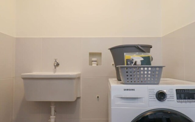 w Picturesque 2BR in the Heart of Miraflores