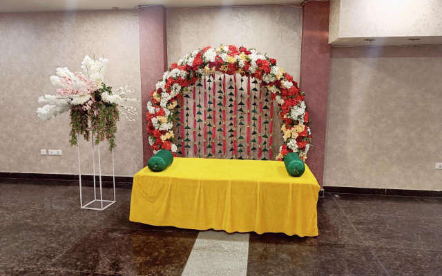 FabHotel Noida Suites Sector 20