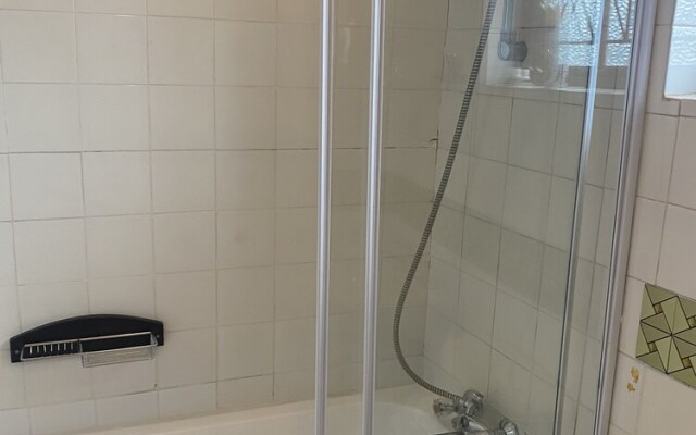 Comrades Oasis Guest House