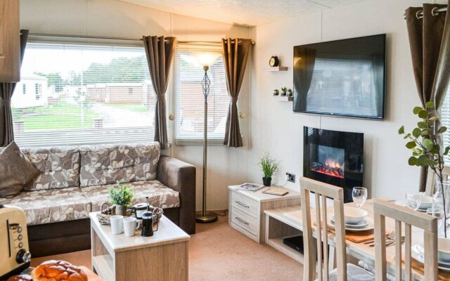 Remarkable 2-bed Lodge in Northumberland