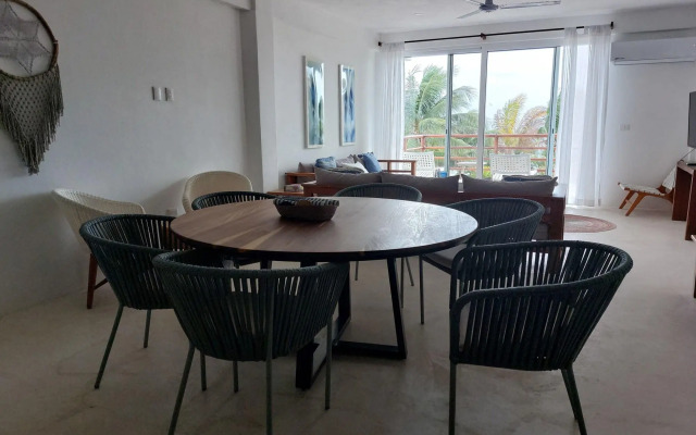 Noah Beach Hotel & Suites