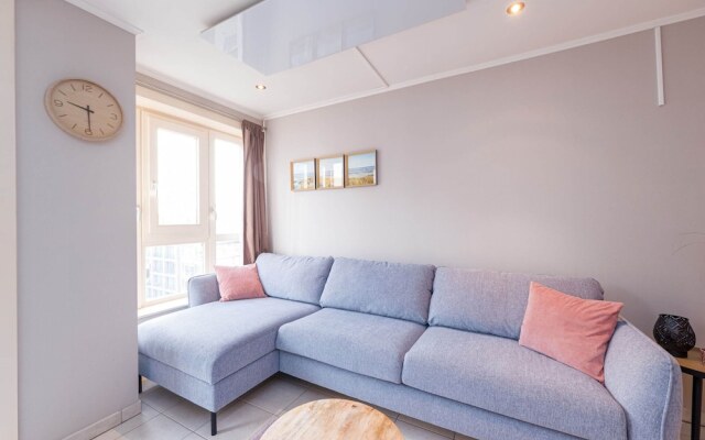 Apartment on 8th Floor With Kitchen