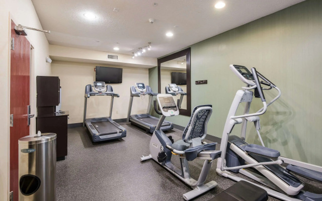 Quality Inn & Suites Quincy - Downtown