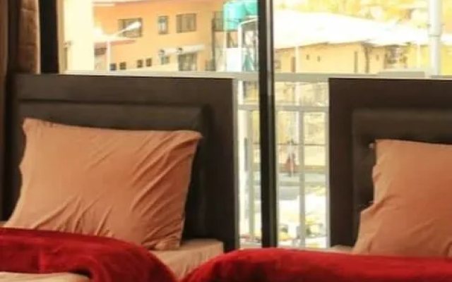 Hotel Midpoint