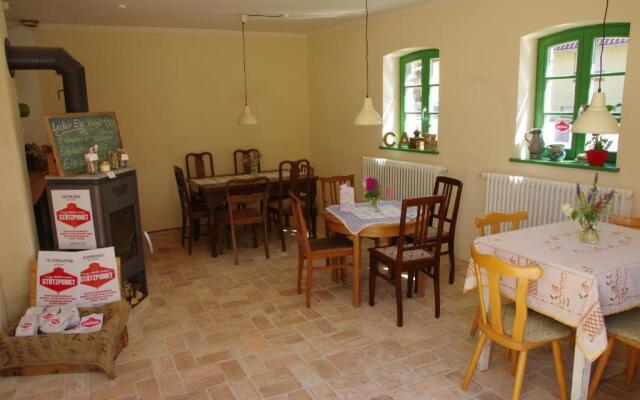 Stützpunkt Trebitz - Gästezimmer am Europaradweg R1